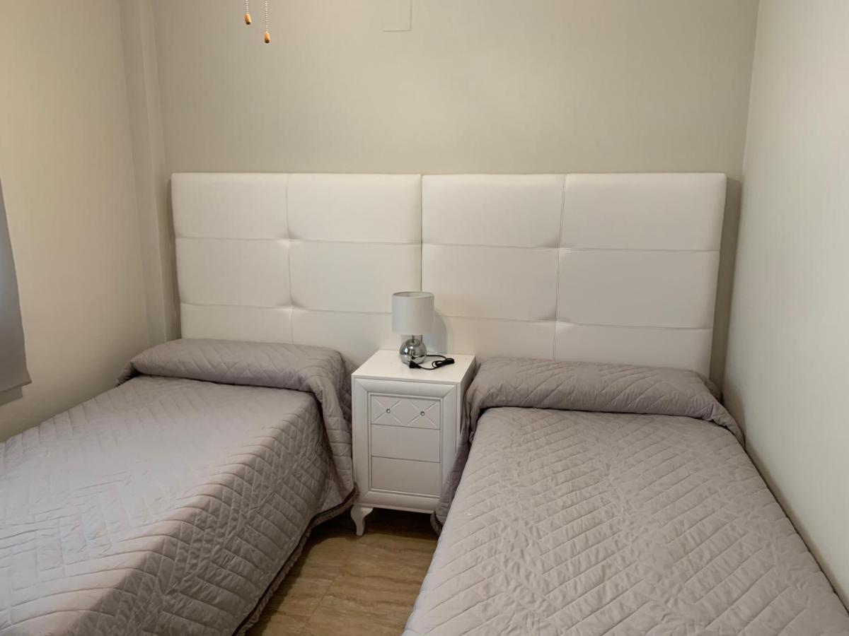 Apartament Aguamarina On The Beach Front Lejlighed Mijas Costa Eksteriør billede