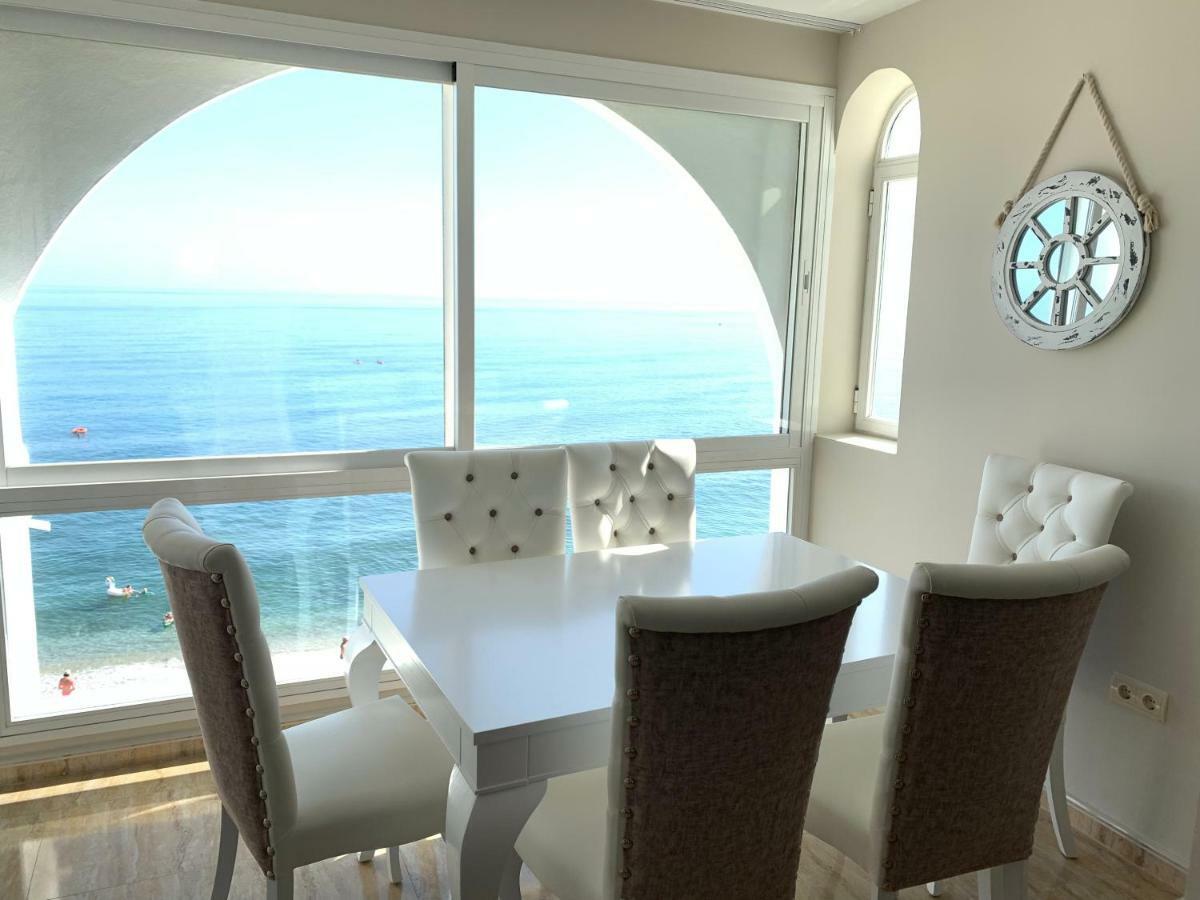 Apartament Aguamarina On The Beach Front Lejlighed Mijas Costa Eksteriør billede