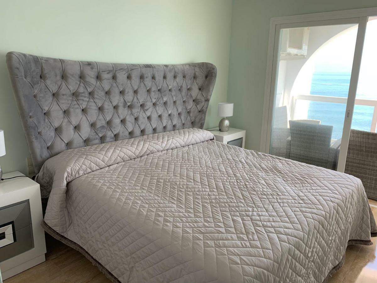 Apartament Aguamarina On The Beach Front Lejlighed Mijas Costa Eksteriør billede