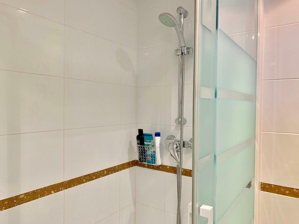 Apartament Aguamarina On The Beach Front Lejlighed Mijas Costa Eksteriør billede