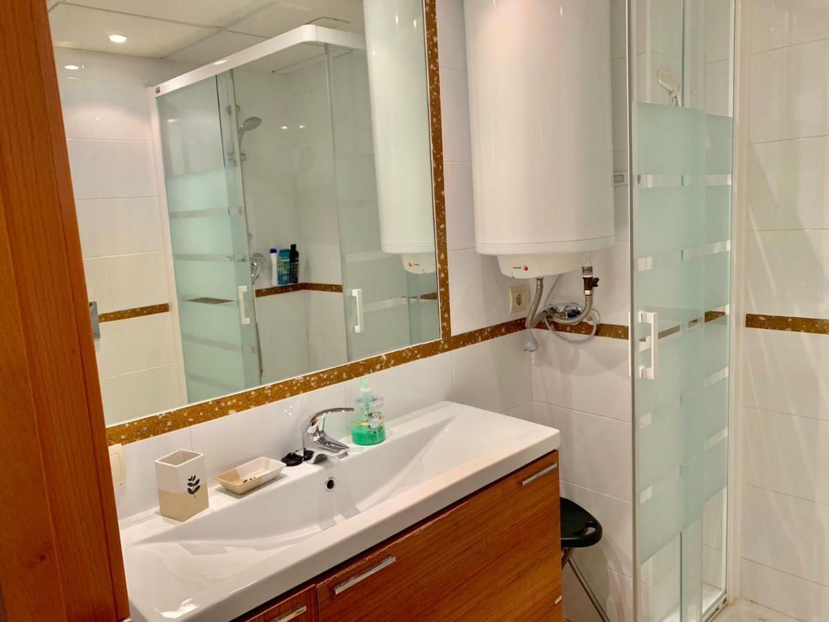 Apartament Aguamarina On The Beach Front Lejlighed Mijas Costa Eksteriør billede