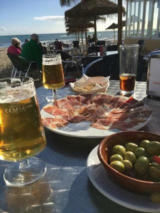 Apartament Aguamarina On The Beach Front Lejlighed Mijas Costa Eksteriør billede
