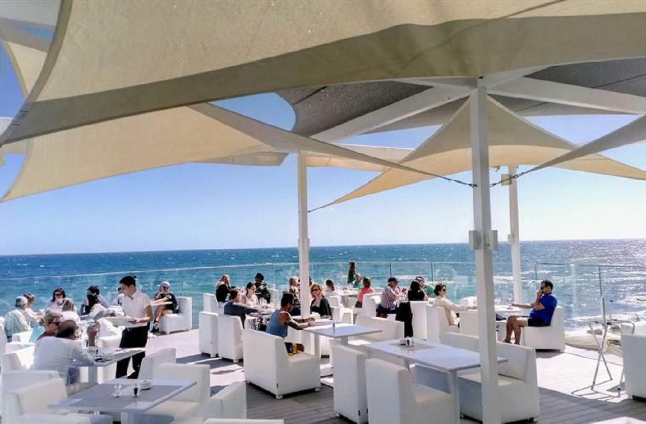 Apartament Aguamarina On The Beach Front Lejlighed Mijas Costa Eksteriør billede