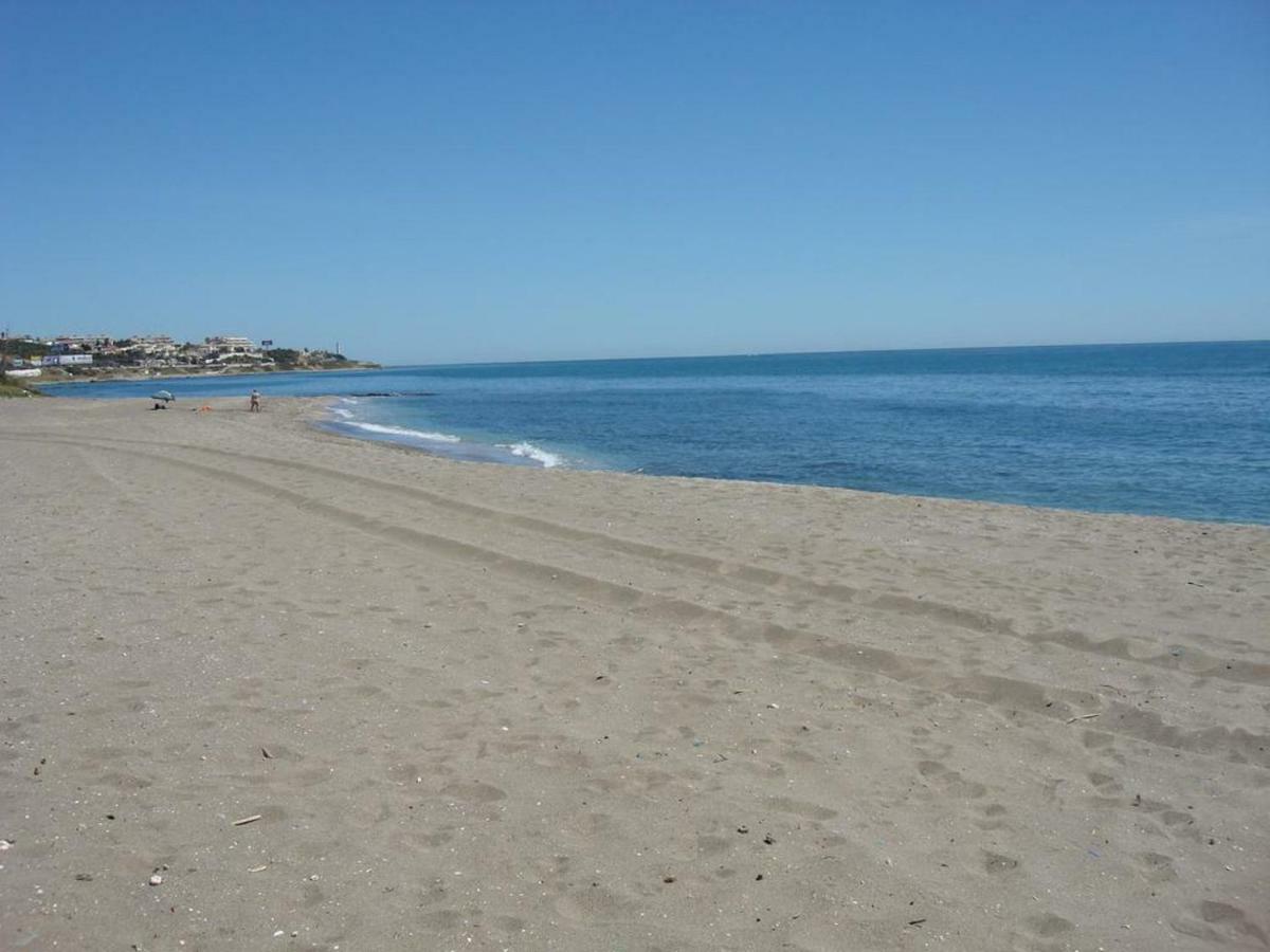 Apartament Aguamarina On The Beach Front Lejlighed Mijas Costa Eksteriør billede